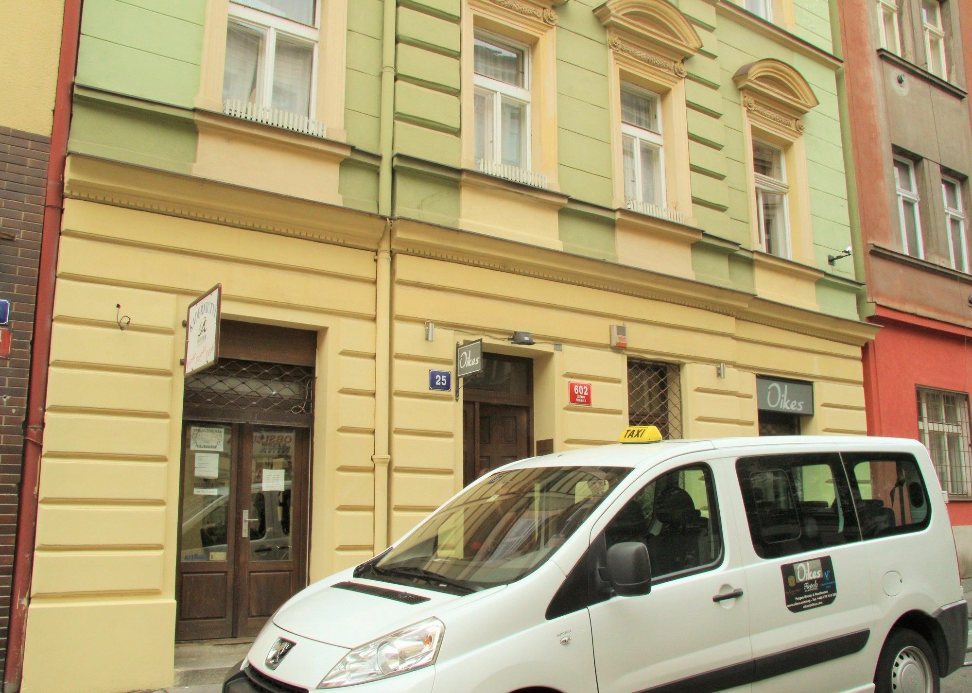 Vlkova Palace Prague Exterior photo